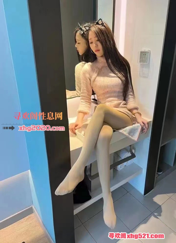 204642o3uivyyqqikim3u2.jpg