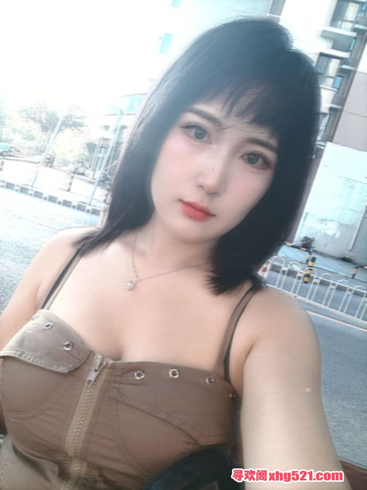 095505av4eeq6tenpse1c0.jpg