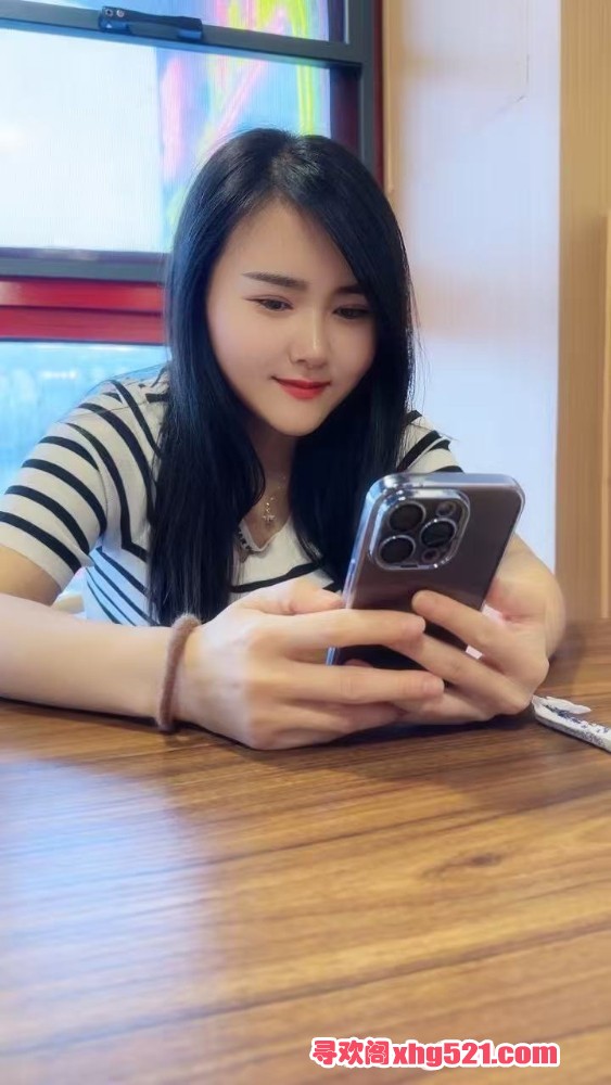 002042yy05f65d0sz0fd70.jpg