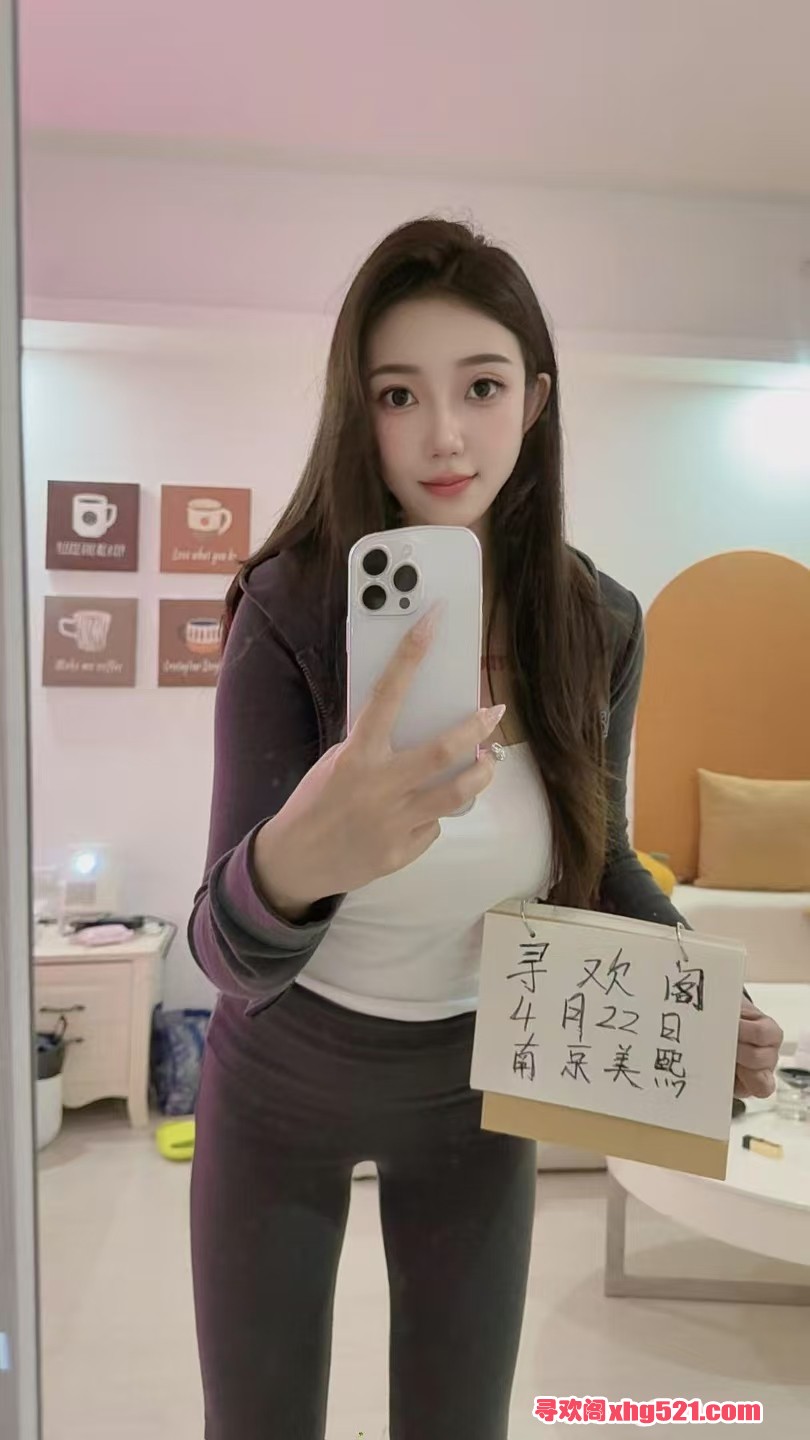154555a6bga6ghaxlngx85.jpg