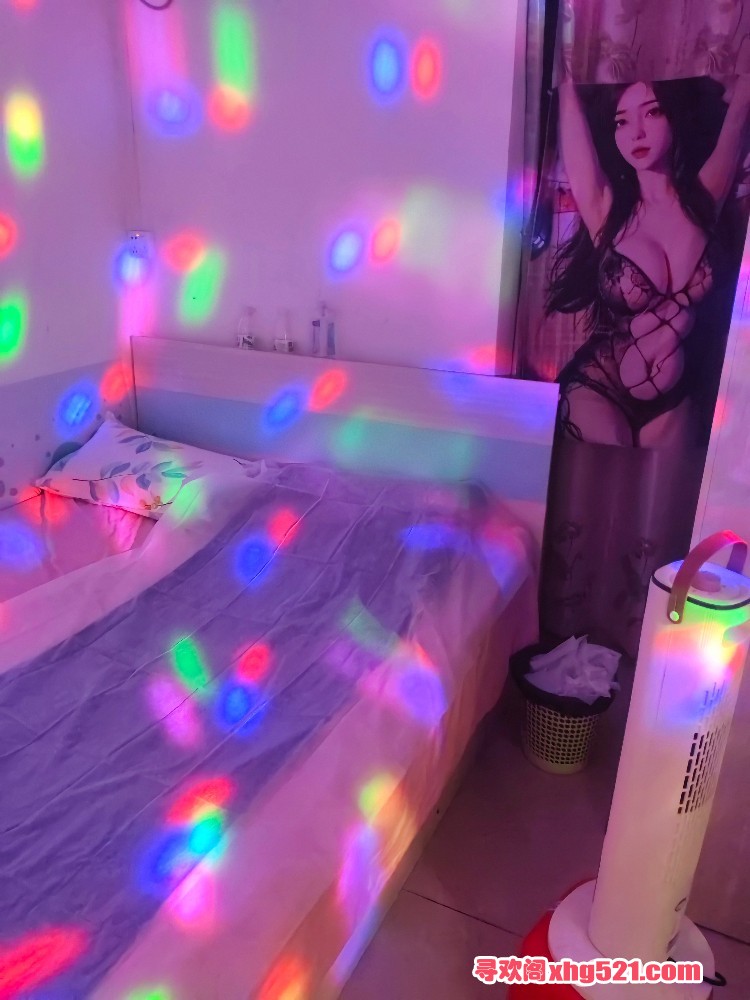 200147hw8z70pb555kf35b.jpg