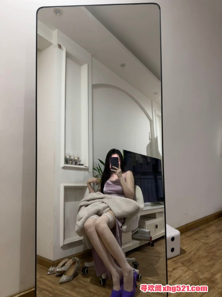 161508x4uu4gcflofrhoze.jpg