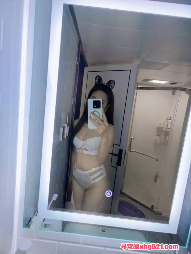 234520w4mqzfh8oaz44444.jpg